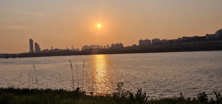 Rivière Han couché de soleil