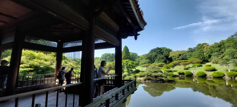 Parc Shinjuku Gyoen National Garden vue 3